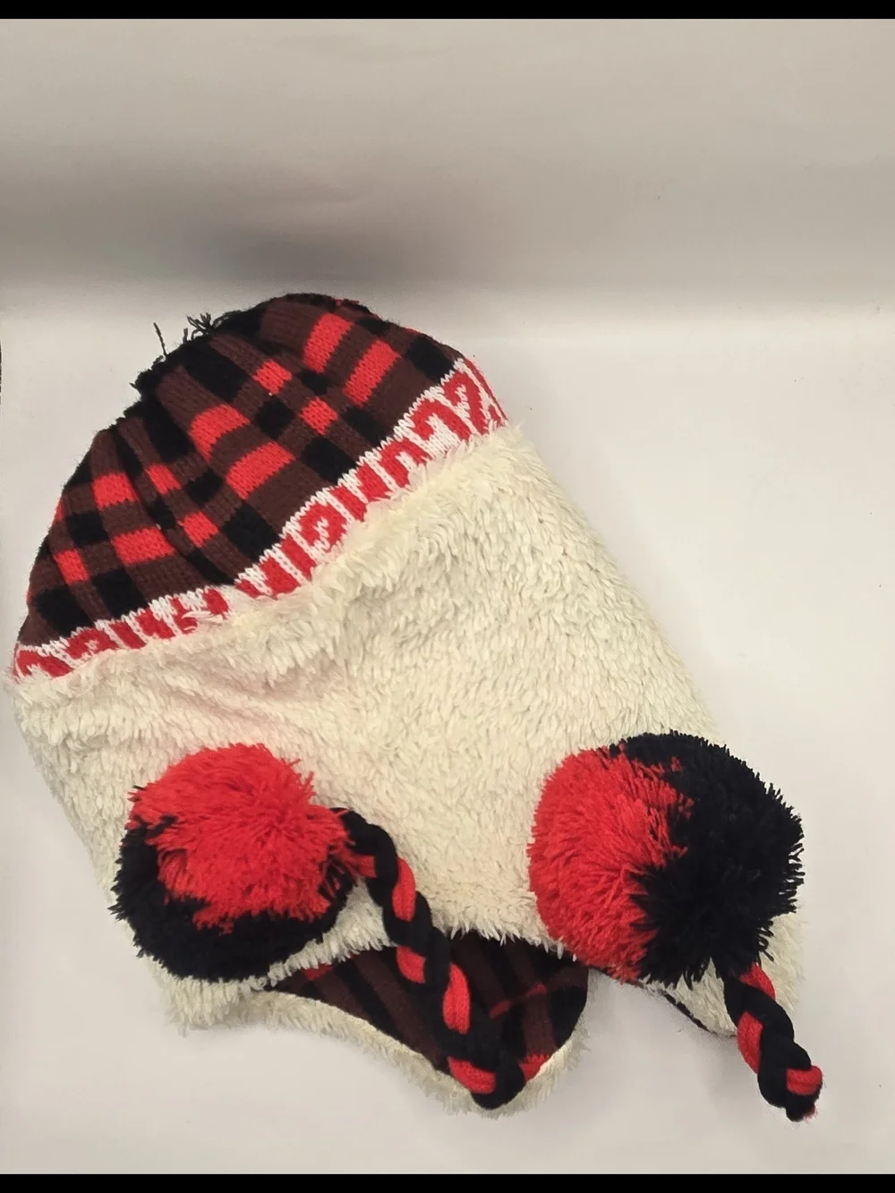 NWT: Robin Ruth Wisconsin Trapper Hat Red Black Plaid Pom Ear Flap Sherpa Lined.